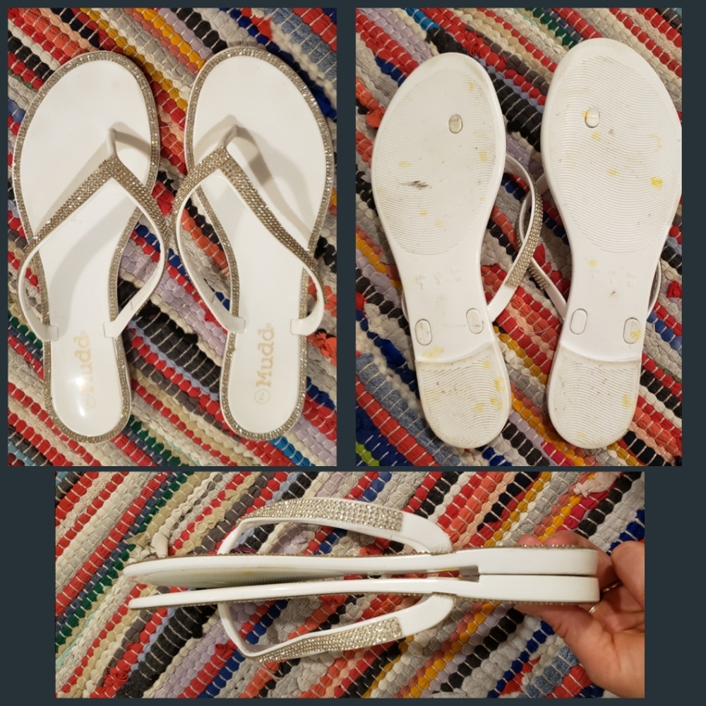 ❤️2 Ads/$20 - Mudd white sandals
